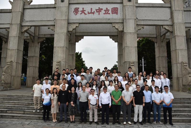 包含北京化工大学与华东理工大学：化学工程与技术的北京与上海对话的词条