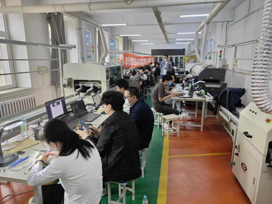 动手能力突出	，优先哪些技术类职业赛道_技术能手与优秀技能选手