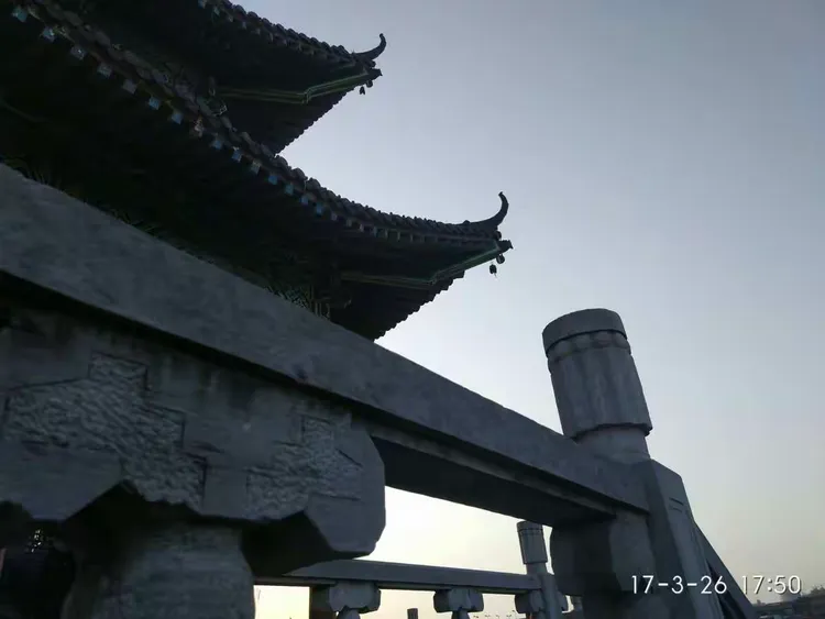 什么是职业护城河	，大学期间如何逐步搭建_职业护城河什么意思